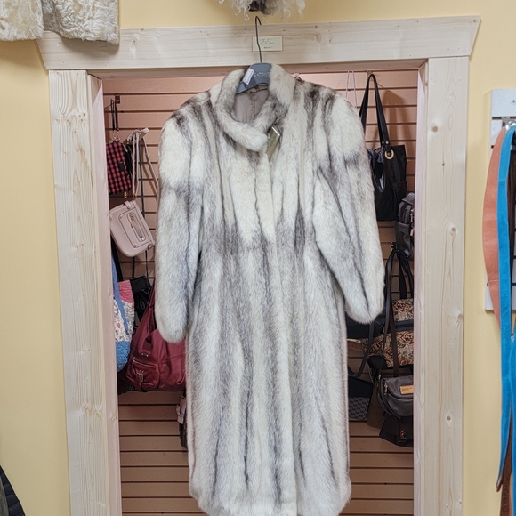 Mink Fur Coat - Picture 4 of 4